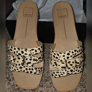 Dolce Vita Women's Tan and Black Sandals